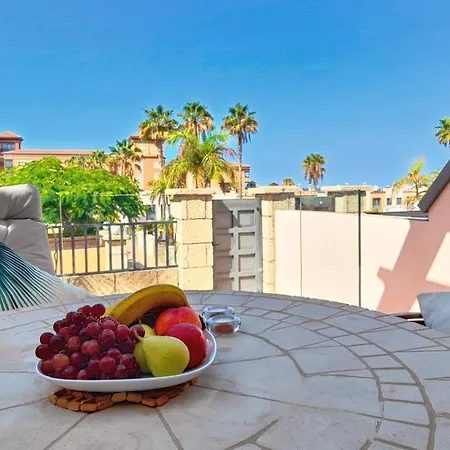Modern Close To The Sea Vakantiehuis