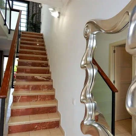 Modern Close To The Sea Vakantiehuis